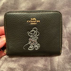 Disney x Coach Minnie Mouse Zip Around Wallet